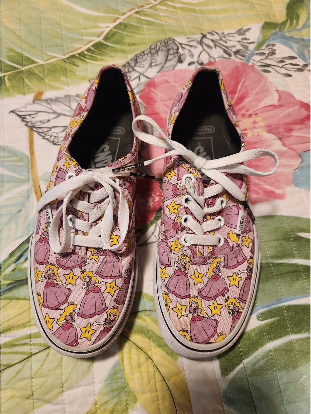 Vans Nintendo x "Princess Peach" Sneakers Size Women's 6.0 / Men's 4.5